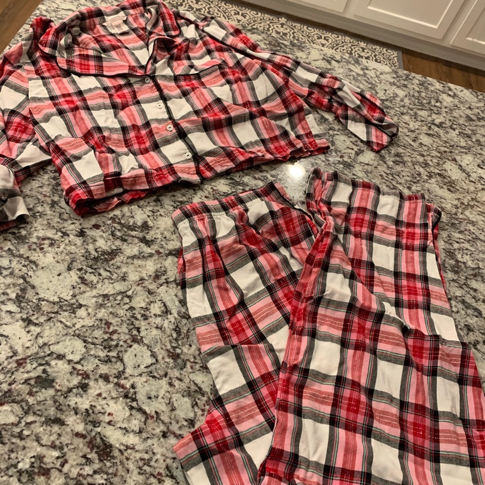 ✨Victoria Secret 2 piece pajama set✨